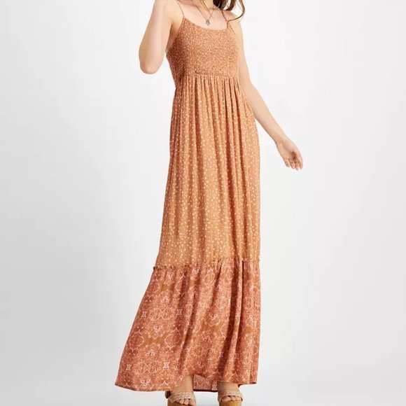 Hippie Rose Dresses & Skirts - 👗 HIPPIE ROSE | Floral Smocked Tiered Maxi Dress | Size M